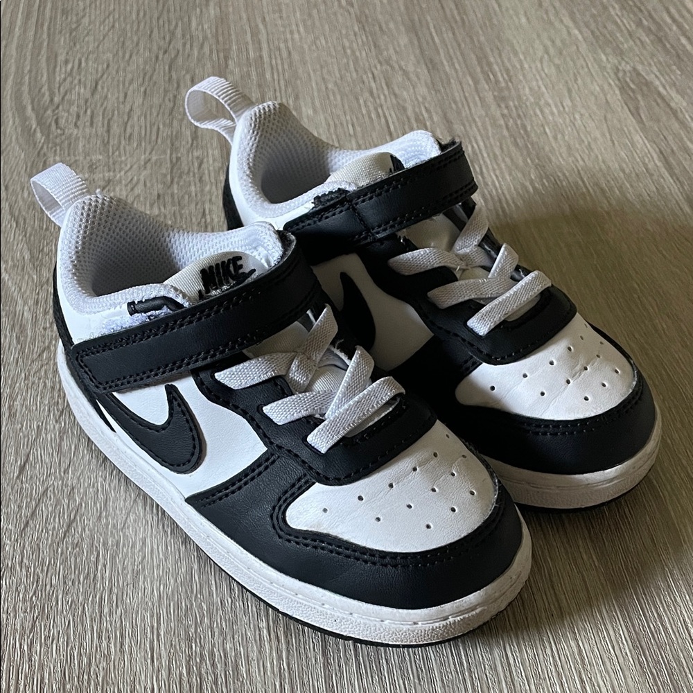 Toddler Nike panda sneakers